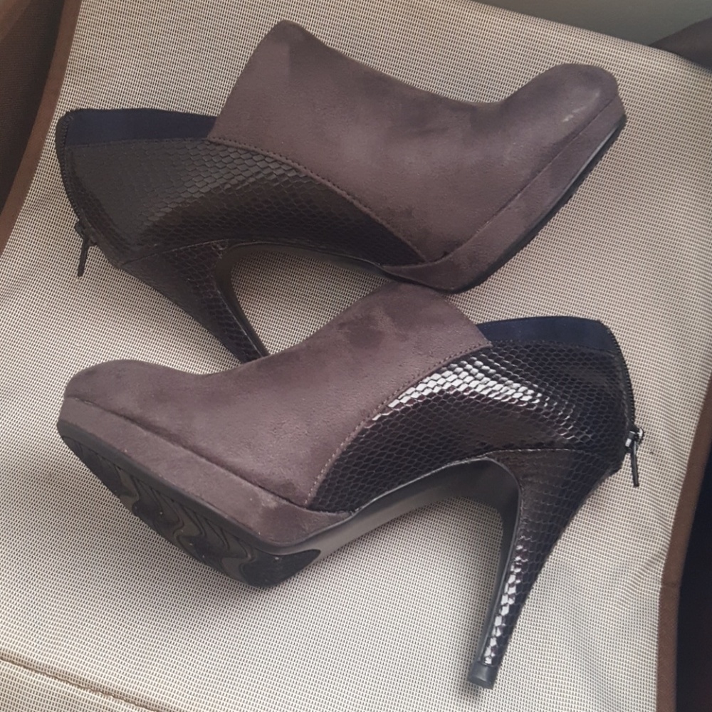 Impo grey/blk 3.5in high heel stiletto boot size 7